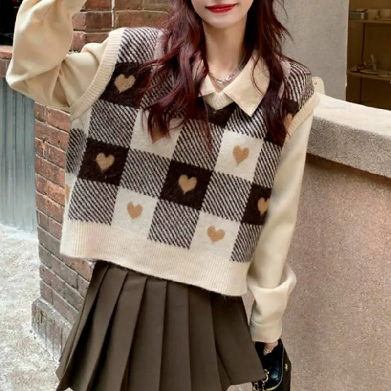 Heart Grid Beige Polo Cropped Sweater